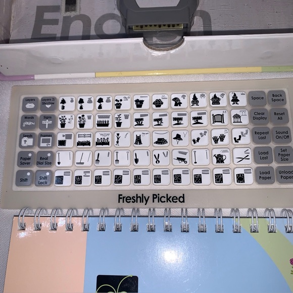 Cricut Freshly Picked & Heritage Cartridge Set - Multicolor - Picture 4 of 7